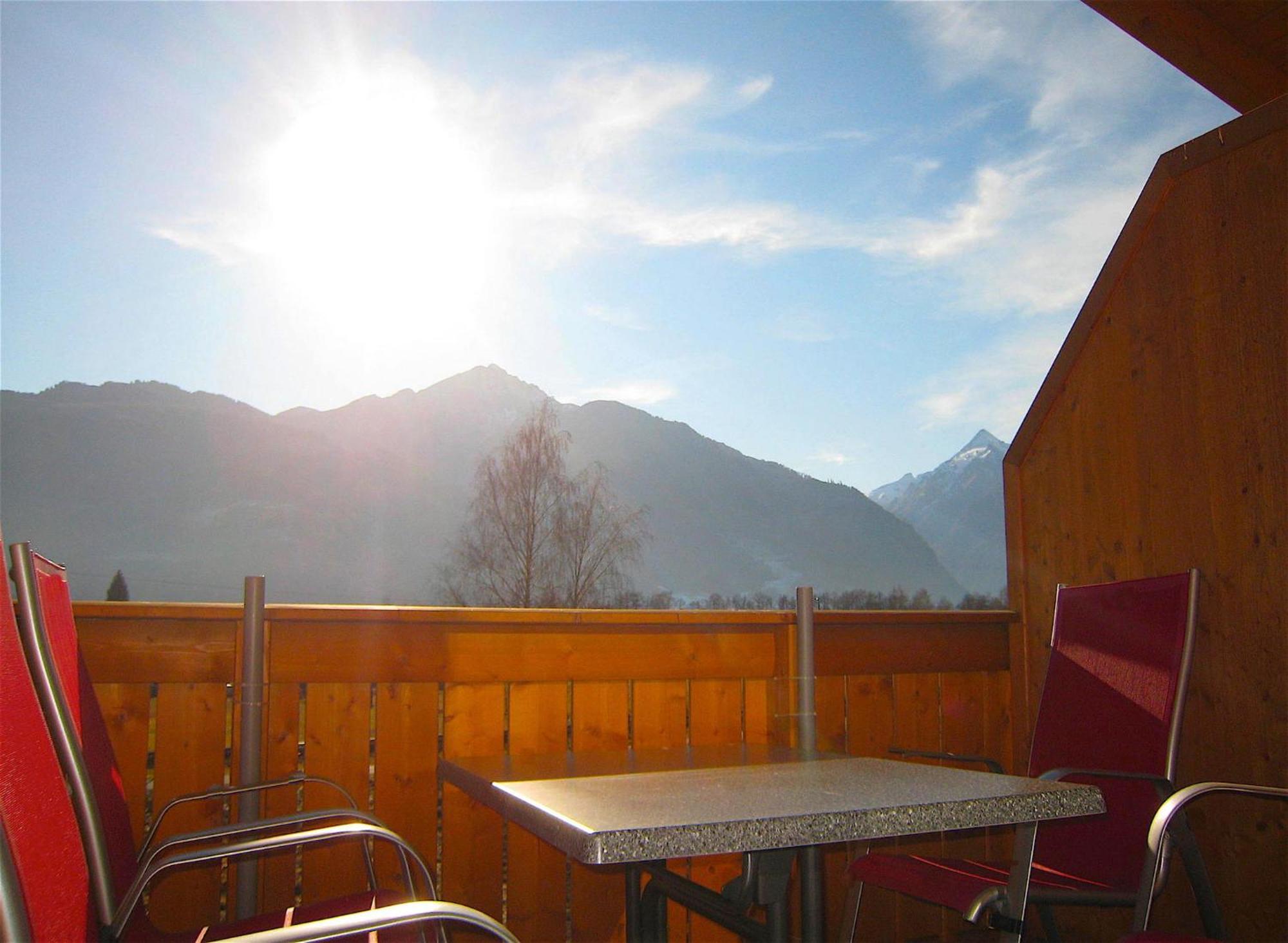 Apt Mountain View By - Alpen Apartments Zell am See Esterno foto